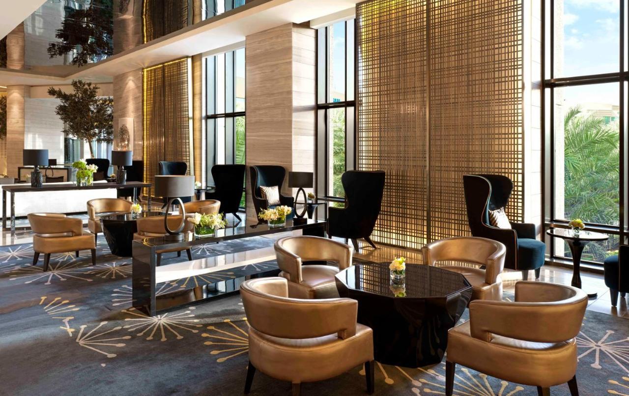 Fairmont Riyad Dış mekan fotoğraf The Lounge at the airport