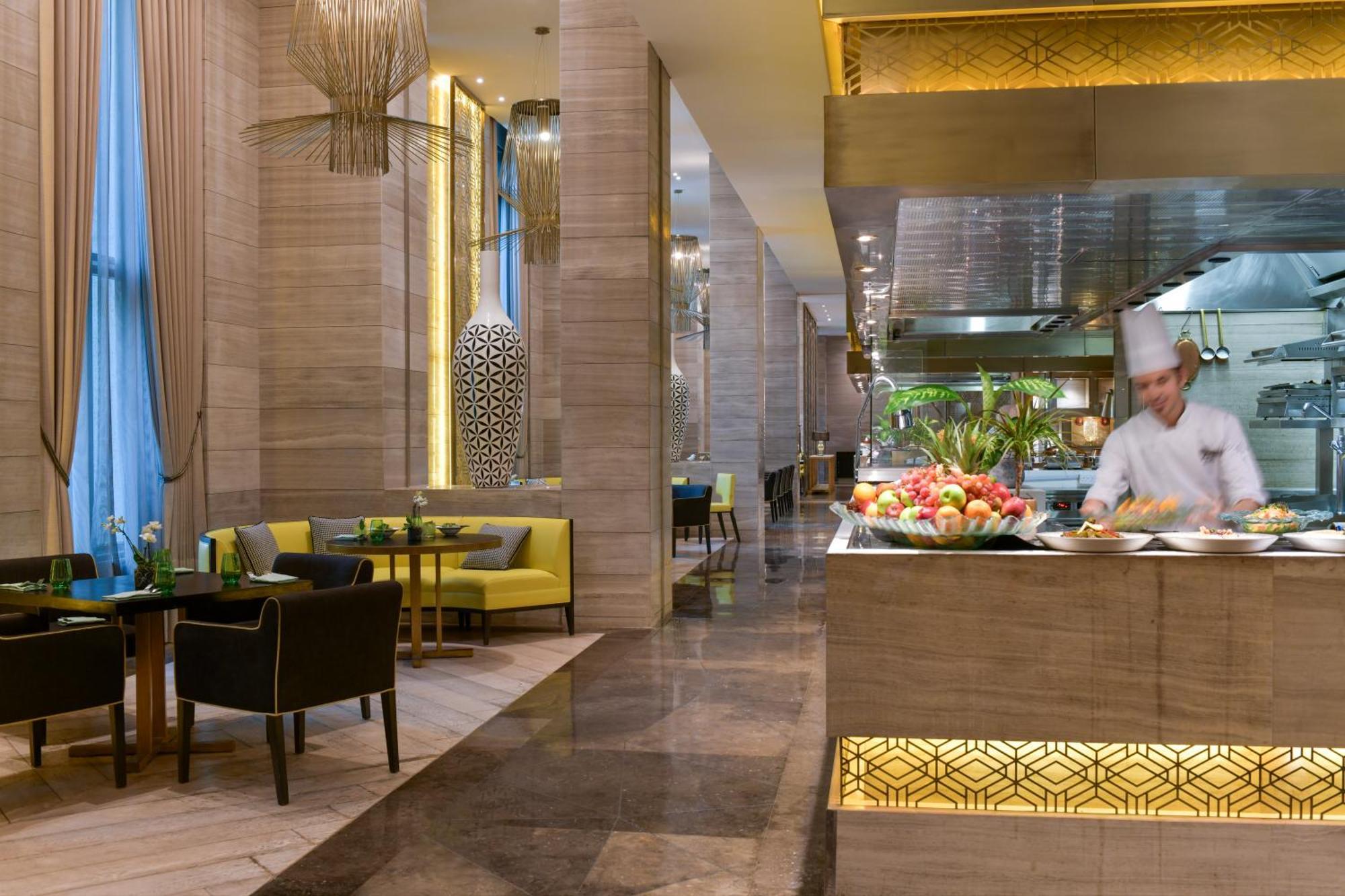 Fairmont Riyad Dış mekan fotoğraf The restaurant