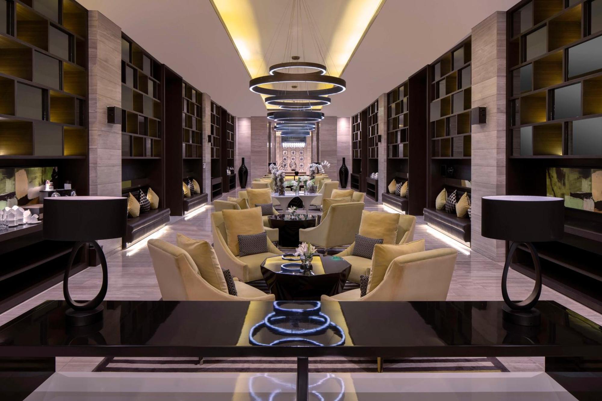Fairmont Riyad Dış mekan fotoğraf The lobby of the hotel